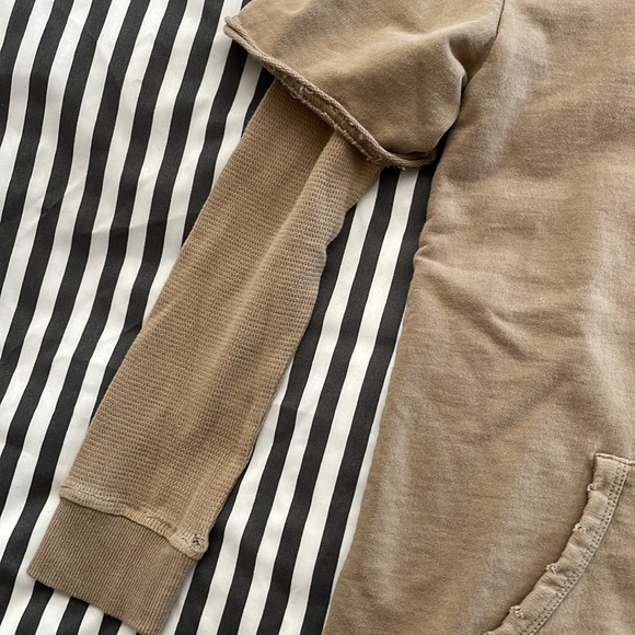 Target Art Class sweater style top with thermal sleeves - Picture 3 of 8